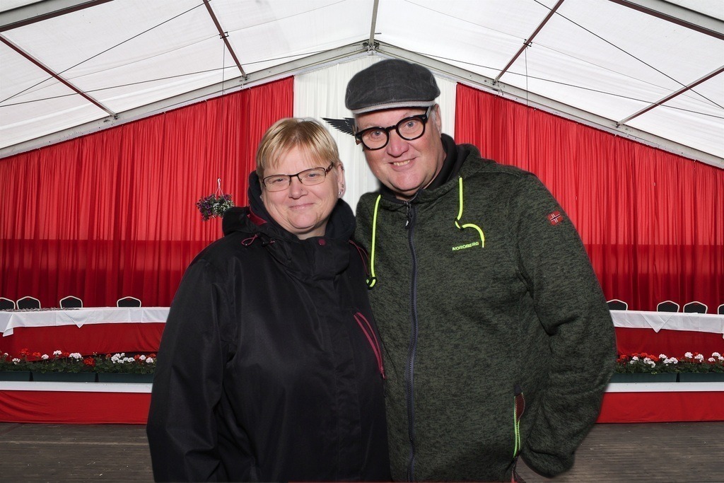 top-top.de 240928-105 | Foto, Video, Fotografie, Videografie, Fotobox, DJ, Discjockey, Musik, Musikbox, Veranstaltung, Photobooth, Amazon, Ebay, Buchtipp, Bestseller, Autor, Verlag, Buch, Wesel, Hamminkeln, NRW, Dinslaken, Rees, Drohne, Hochzeit, Party, Fotobox, Wesel, Fotograf