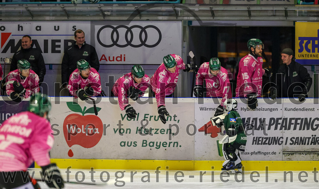 2025-10-24_029_TSV_Erding_gegen_Deggendorfer_SC | Erding, Deutschland, 24.10.2025:Eishockey, Oberliga Süd 2025 / 2026, 11. Spieltag, TSV Erding gegen Deggendorfer SC, Endergebnis: 2:4Foto: Christian Riedel / fotografie-riedel.net