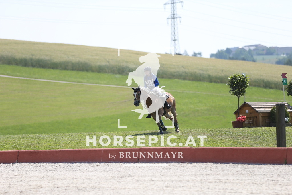 DL2Q1834 | Willkommen bei Brunnmayr - Design & Fotografie – Ihrem Spezialisten für Reitturniere und Pferdeveranstaltungen in Oberösterreich, Salzburg und Bayern! Seit über 17 Jahren sind wir leidenschaftlich dabei.