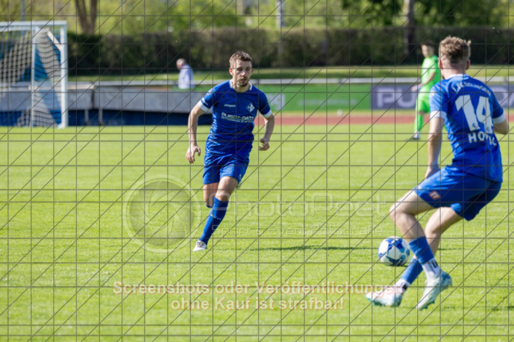 20250419_155510_0216 | #,1.FC Eislingen (blau) vs. Türksport Nürtingen (weiß), Fußball, Bezirksliga - Bezirk Neckar/Fils, 23. Spieltag, Saison 2024/2025, Rasenplatz, Eichbachstation, Haldenstraße 45, 73054 Eislingen, 19.04.2025 - 15:30 Uhr,Foto: PhotoPeet-Sportfotografie/Peter Harich