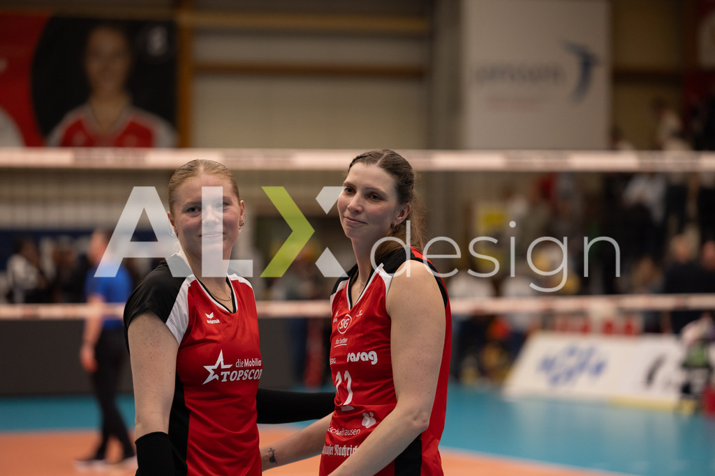 Volleyball I Frauen I Saison 2025-2026 I Volleyball NLA | Women I  Playoffs Finals 2/5 I  VC Kanti Schaffhausen - viteos NUC I  10.04.2026 | 11 Kateřina Holásková (CZ) (VC Kanti Schaffhausen) – Mitte und 9 Jordan Lockwood (USA) (VC Kanti Schaffhausen) – Diagonal - Realisiert mit Pictrs.com