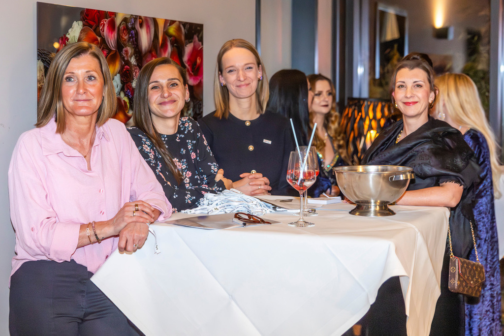 top-top.de 260306-034 | Foto, Video, Fotografie, Videografie, Fotobox, DJ, Discjockey, Musik, Musikbox, Veranstaltung, Photobooth, Amazon, Ebay, Buchtipp, Bestseller, Autor, Verlag, Buch, Wesel, Hamminkeln, NRW, Dinslaken, Rees, Drohne, Hochzeit, Party, Fotobox, Wesel, Fotograf