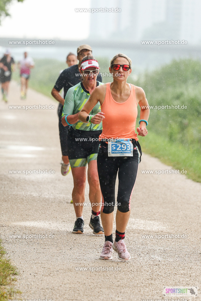 LUR_1295 | 34. M-net Erlanger Triathlon 2025 #erlangertriathlon  #mnettriathlon2025 #mnettriathlon #team #olympischedistanz #mitteldistanz #triathlon #maindonaukanal  #erlangertriathlon2025 #yourpictrs #tv1848 #tv1848erlangen  #triathlonbayern #sportinerlangen #demsportverbunden #sportshot_your_pictrs Copyright: www.sportshot.de