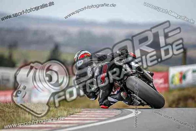 pubi1577 | Professionelle Fotos von Sportveranstaltungen, aber auch Hochzeiten und anderen Events. - Realisiert mit Pictrs.com