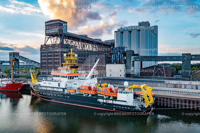 DJI_0998 | 30.09.2022 Drohnenaufnahmen Dt. Schifffahrtstag 2022 Bremen Wendebecken / Weser