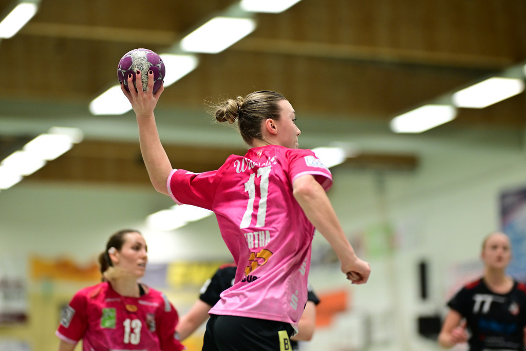 Handball I Frauen I Saison 2024-2025 I 2. HBF I 16. Spieltag I HL Buchholz 08-Rosengarten - SV Union Halle-Neustadt | Emma Hertha (17, SV Union Halle-Neustadt) - Realisiert mit Pictrs.com