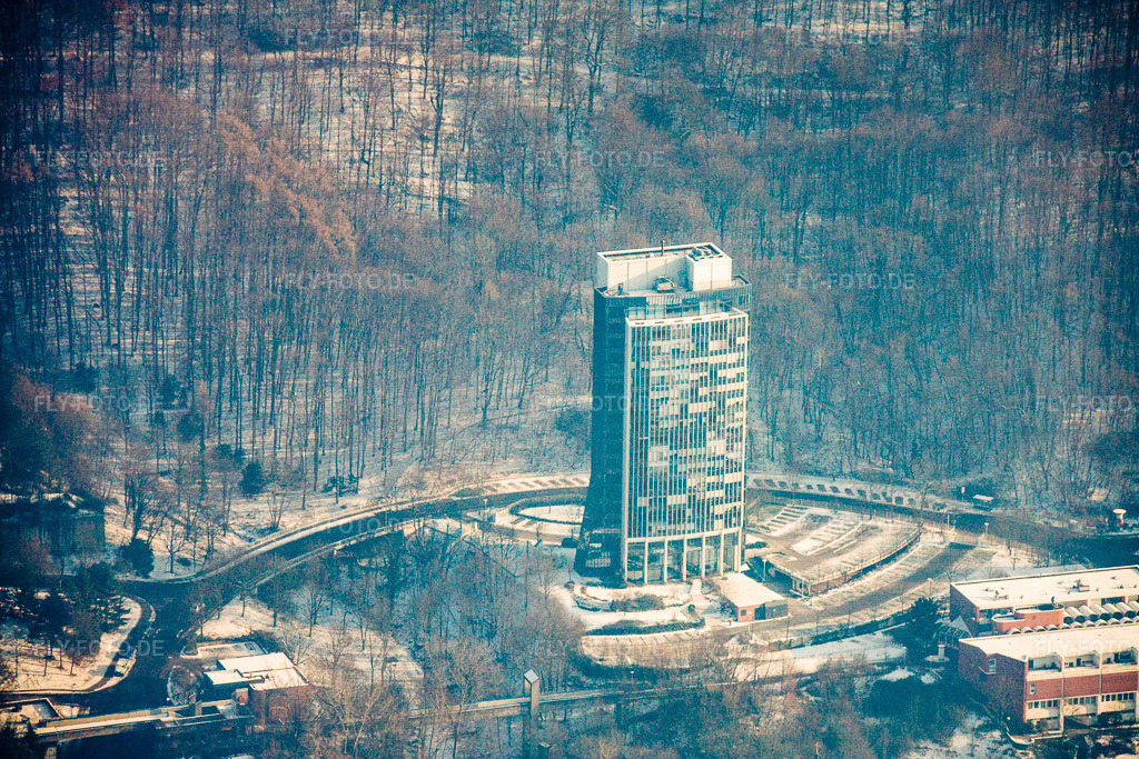 Luftbild: Winterlich schneebedeckte Hochhaus- Heidelberger Versicherung-Süd im Ortsteil Emmertsgrund in Heidelberg im Bundesland Baden-Württemberg in Deutschland. Foto: IMG_16301.jpg vom 10.01.2009 durch Werner Riehm/FLY-FOTO.de