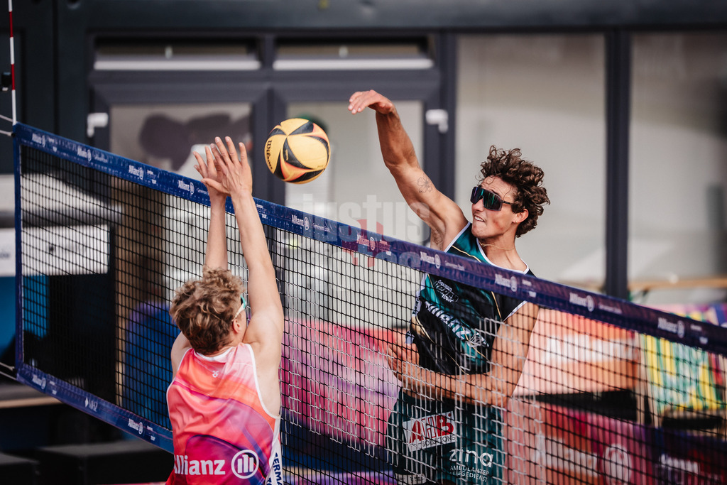 Beachvolleyball | Männer | Allianz German Beach Tour 2025 | Tourstop Düsseldorf | 08.05.2025 | Hennes Nissen beim Angriff