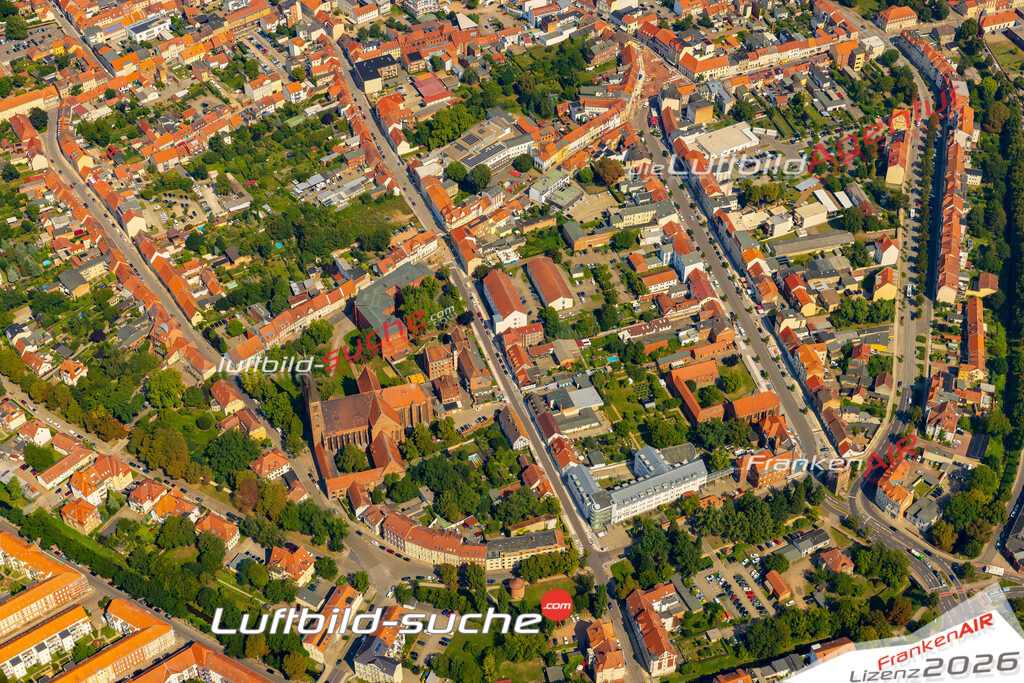 Dom Stendal Bild- Das Luftbild wurde 2025 vom UL-Flugzeug heraus erstellt ( keine Drohne bzw. Drohnenaufnahme ) - Hochauflösende Luftaufnahme -Nicht vergleichbar mit Google Maps oder Satelittenbilder- Die Geschenkidee !Mit Lizenz und Bildrechte bestellbar - CC