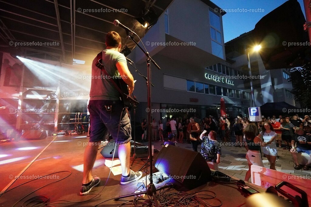 07-news-2023-Juli15-Marktfest_Reutte2-DSC01685 | Info aus dem Bezirk Reutte/Ausserfern Tirol sowie eine umfangreiche Bilddatenbank über die gesamte Region: Lechtal, Talkessel Reutte, Tannheimertal, Zwischentoren. Lech, Plansee, Zugspitze, Grenztunnel, B179, Fernpassstraße, Verkehr, Lawinen, Tradition, - Realisiert mit Pictrs.com