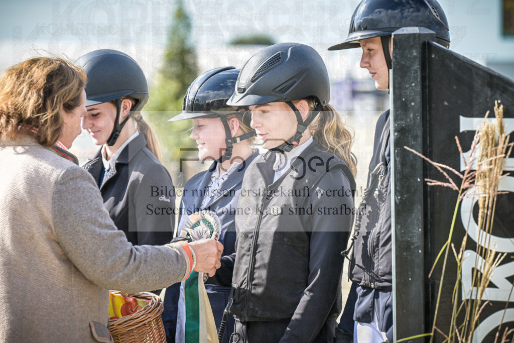 DOS_0059 | Entdecke hochwertige Reitturnierfotos von Foto Oger. Professionell, emotional und authentisch – jetzt Lieblingsmomente im Shop bestellen.Deutschlandweite Turnierfotografie. - Realisiert mit Pictrs.com