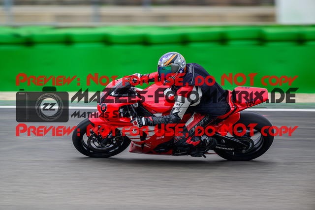 MaZZes_Fotomatrix_20240923_6007705_5129 | Fotograf Mathias Schmid
Sportfotograf,
Eventfotograf,
Hochzeitsfotograf,
Portraitfotograf