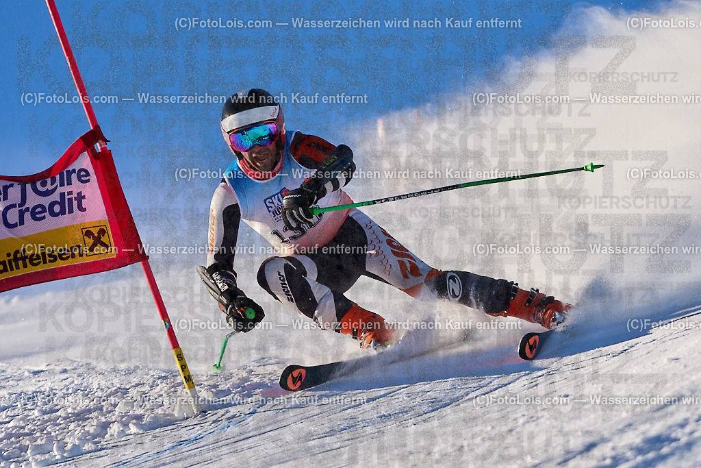 ALP5011_MASTERS-Cup_GS-A Herrn_Halmburger Hubertus | (C)FotoLois.com, Alois Spandl. FIS Masters-Cup Wildschönau, Giant Slalom auf der Piste Schatzberg GS, Siegerehrung auf dem Dorfplatz Niederau, Sa 13. Januar 2024.