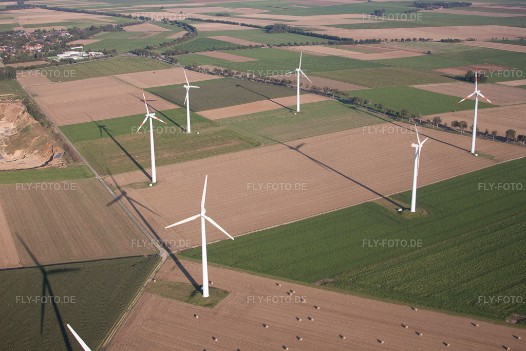 Luftbild: Windpark im Westen im Ortsteil Holzweiler in Erkelenz im Bundesland Nordrhein-Westfalen in Deutschland. Foto: IMG_44695.jpg vom 20.08.2011 durch Werner Riehm/FLY-FOTO.de