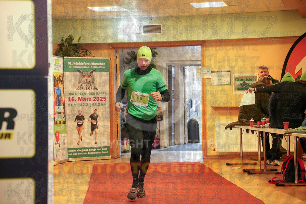 241208_1246_EX1_7906 | Sportfotografie im Rhein-Sieg Kreis, Köln, Bonn, NRW, Rheinland Pfalz, Hessen, etc. Unser Tätigkeitsfeld umfasst den Laufsport vom Volkslauf über den Marathon, Duathlon, Triathon bis zum Ultralauf wie Kölnpfad Ultra oder Schindertrail.