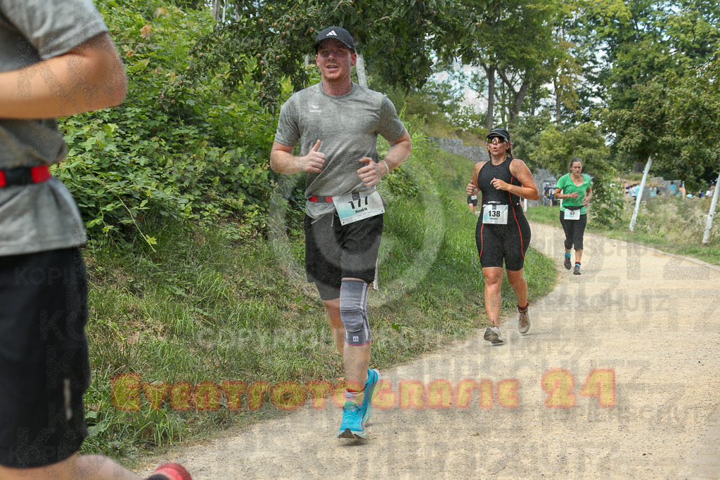 250824_1253_EX1_0835 | Sportfotografie im Rhein-Sieg Kreis, Köln, Bonn, NRW, Rheinland Pfalz, Hessen, etc. Unser Tätigkeitsfeld umfasst den Laufsport vom Volkslauf über den Marathon, Duathlon, Triathon bis zum Ultralauf wie Kölnpfad Ultra oder Schindertrail.