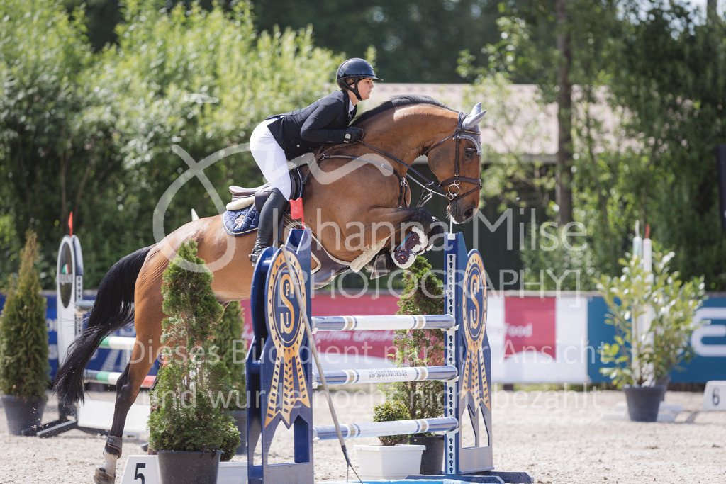 220614_Mühlen_SprPfM-683 | Late Entry Mühlen
Springprüfung Kl.M* 6-8j. Pferde gl. Einlaufprüfung für 6j. Pferde
14.06.2022