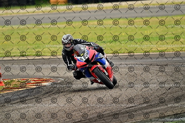 25bt02-0007 | markuskiefer.com - Realisiert mit Pictrs.com