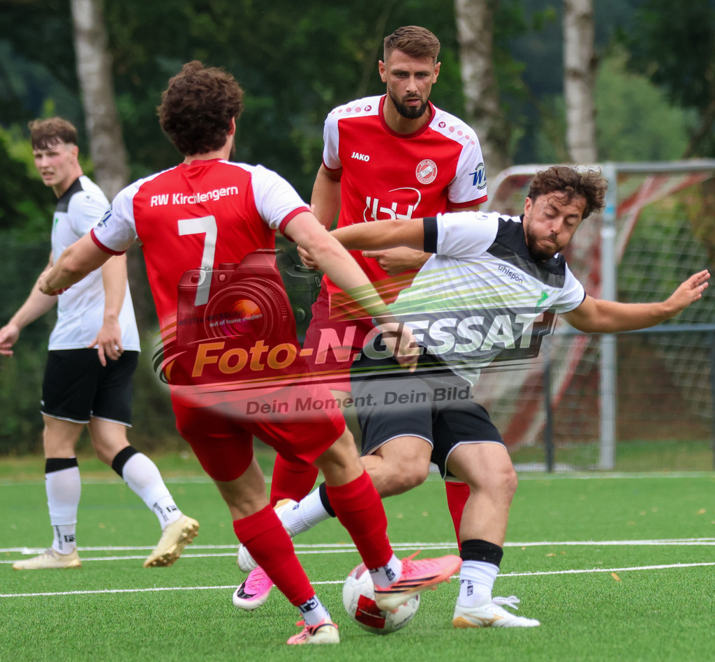 FC RW Kirchlengern - Post TSV Detmold | Auf dem Bild zu sehen: Rot FC RW Kirchlengern v.l.: Daniel Urban, Sebastian Müller ; weiß TuS Ahmsen: FC RW Kirchlengern, TuS Ahmsen, Saison 26/27, Testspiel, Deutschland - Realisiert mit Pictrs.com