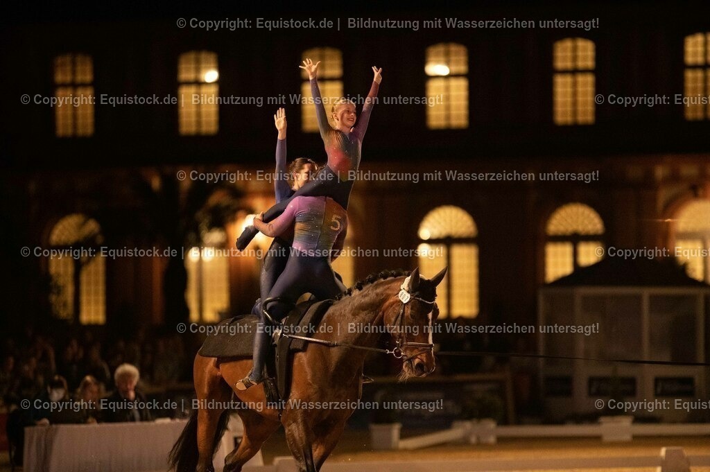 20230527_Voltigieren_NASPA_Flutlicht_1118 | equistock