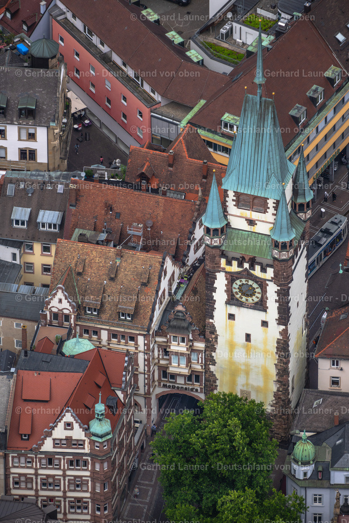 4032838 | Das Martinstor in der Kaiser-Joseph-Straße gehört zur mittelalterlichen Stadtbefestigung von Freiburg im Breisgau.