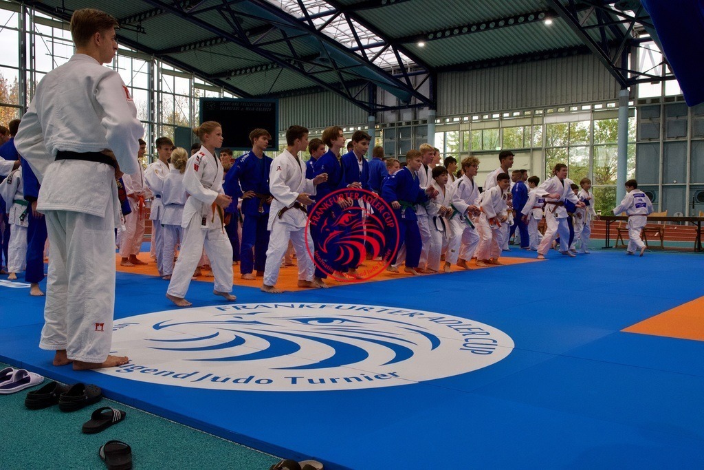 RAS_7653 | Fotos vom Adler Cup - Pictures from Adler Cup

Hier findet Ihr alle Eindrücke und großen Momente der Adler Cup Wochenenden. Here you will find all impressions and great moments of the Adler Cup weekends. - Realisiert mit Pictrs.com