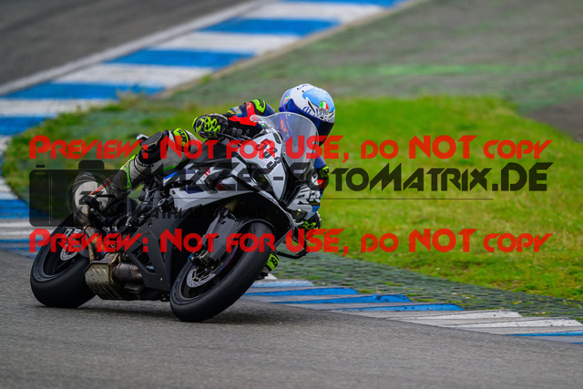 MaZZes_FotoMatrix_240521_6007705_0866 | WEISS