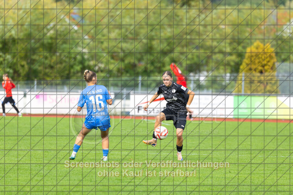 20261010_143023_0011_(c)_by_PhotoPeet | Priya Shanti Singh (1.FC Donzdorf #19)1.FC Donzdorf (schwarz) vs. SC Sand (blau), Fußball, EnBW-Oberliga B -Juniorinnen, 05. Spieltag, Saison 2026/2027, Rasenplatz Lautertal Stadion, Süßener Straße 16, 73072 Donzdorf, 10.10.2026 - 14:00 Uhr,Foto: PhotoPeet / Sport- &amp; Eventfotografie / Peter Harich