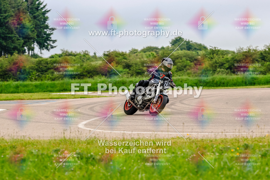 MotoTeam-7973 | Hier findet Ihr Bilder von Touristenfahrten auf der Nürburgring Nordschleife oder von anderen Veranstaltungen die ich besucht habe. Viel Spass beim Durch Schauen 