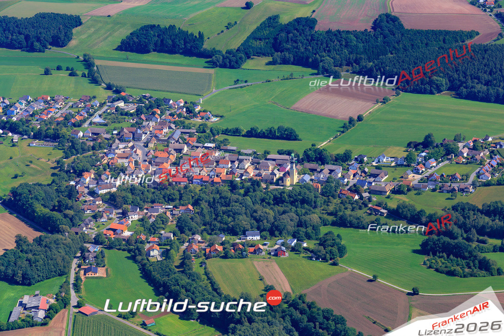 Die Luftaufnahme der Stadt Kohlberg wurde 2017 vom Flugzeug heraus erstellt ( keine Drohne )- hohe Auflösung für beste Qualität