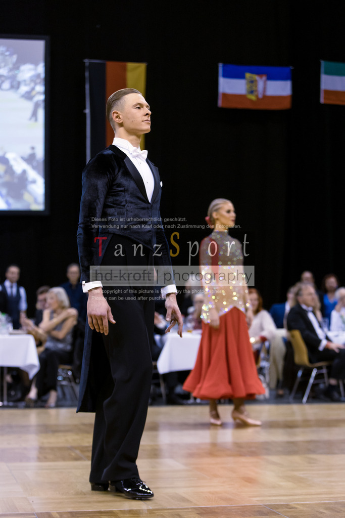 20241102_DM_HGR_Std_16164 | Tanzsportbilder, Standardtanz, Lateintanz, WDSF, DTV, LTVB, dancecomp, goc, hessen tanzt, blaues band der spree, walzer, tango, wiener walzer, slowfox, quickstepp, samba, rumba, cha-cha-cha, paso doble. jive, hd-kroft photography, turniertanzsport