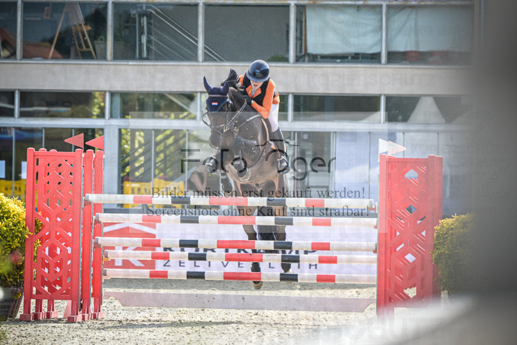DOS_9759 | Entdecke hochwertige Reitturnierfotos von Foto Oger. Professionell, emotional und authentisch – jetzt Lieblingsmomente im Shop bestellen.Deutschlandweite Turnierfotografie. - Realisiert mit Pictrs.com