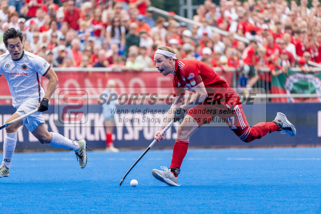 Final4_20250601-1451-HK108642 | Krefeld, Deutschland, 01.06.2025:  Feldhockey Final4 2025 – „Deutsche Feldhockey-Meisterschaften 2025“ Crefelder HTC - Rot-Weiss Köln (Finale Herren) im Gerd-Wellen-Hockeyanlage am 01.06.2025 in Krefeld, Deutschland. (Foto von Kramhöller/Fehrmann/Kaste)Krefeld, Germany, 01.06.2025: Feldhockey Final4 2025 – „Deutsche Feldhockey-Meisterschaften 2025“ Harvestehuder HTC - Düsseldorfer HC (Finale Damen) in Gerd-Wellen-Hockeyanlage at 01.06.2025 in Krefeld, Deutschland. (Foto from Kramhöller/Fehrmann/Kaste)
