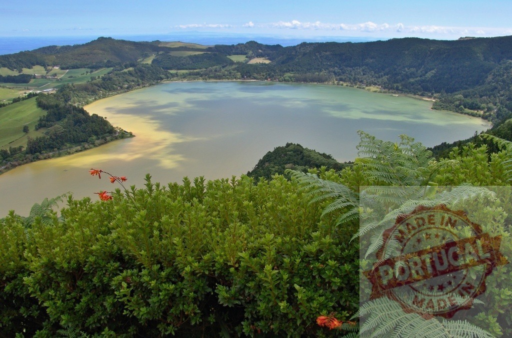 Furnas Lake caldera landscape in Azores | Furnas Lake forming in an ancient volcanic crater with green vegetation - Realized with Pictrs.com