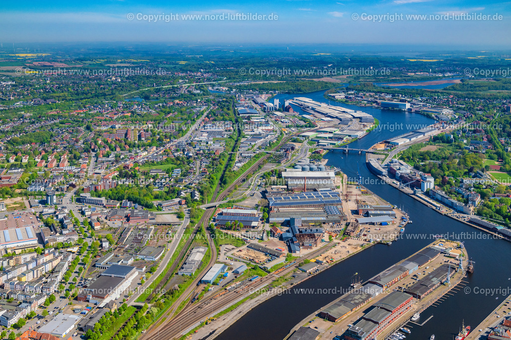 Lübeck_Stlorenz_Nord_Trave_ELS_4888010524 | LüBECK 01.05.2024 Innenstadtbereich im Stadtgebiet " St.Lorenz Nord " an der Friedenstraße in Lübeck im Bundesland Schleswig-Holstein, Deutschland. // Cityscape of the district " St.Lorenz Nord " on street Friedenstrasse in Luebeck in the state Schleswig-Holstein, Germany. Foto: Martin Elsen