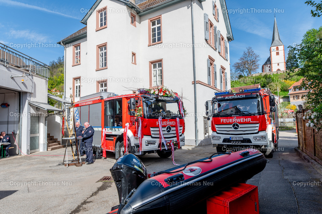 Feuerwehr-Auerbach-Fahrzeuguebergabe-Fotografie-Thomas-Neu | bbe, FFW Auerbach bekommt neues Fahrzeug und FFW-Boot,Bild: THomas Neu