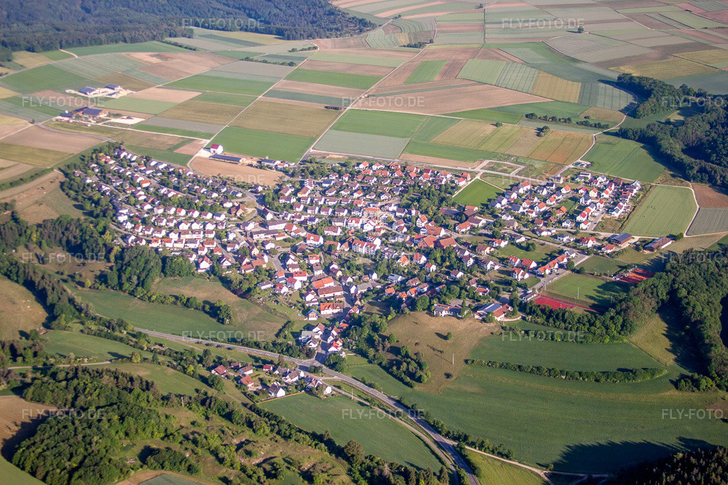 Luftbild: Ortsansicht von Süden im Ortsteil Mähringen in Ulm im Bundesland Baden-Württemberg in Deutschland. – Foto: IMG_67259.jpg vom 08.06.2014 durch Werner Riehm/FLY-FOTO.de – Auflösung des Originals: 4752 x 3168 px