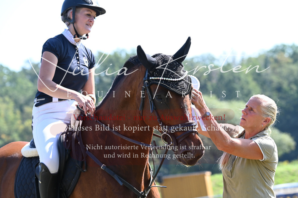 DSC_6487 | Pferde- und Turnierfotografie in Westsachsen. Pferdeportraits, Auftragszeichnungen und intuitive Kunst.