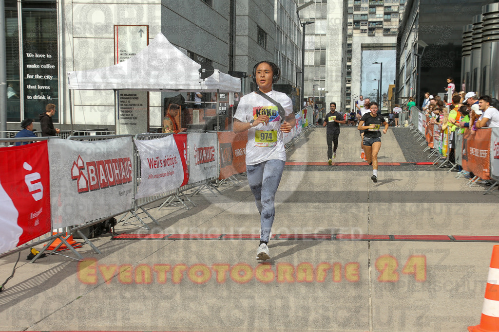 250920_1327_EX1_4682 | Sportfotografie im Rhein-Sieg Kreis, Köln, Bonn, NRW, Rheinland Pfalz, Hessen, etc. Unser Tätigkeitsfeld umfasst den Laufsport vom Volkslauf über den Marathon, Duathlon, Triathon bis zum Ultralauf wie Kölnpfad Ultra oder Schindertrail.