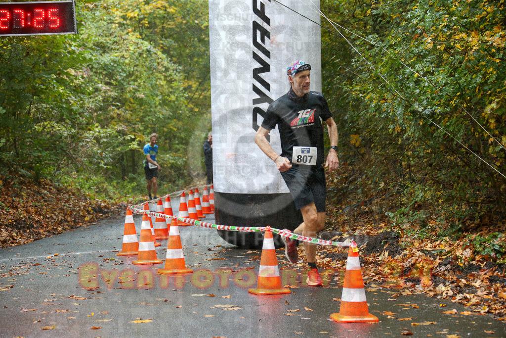 241027_0927_EX1_3305 | Sportfotografie im Rhein-Sieg Kreis, Köln, Bonn, NRW, Rheinland Pfalz, Hessen, etc. Unser Tätigkeitsfeld umfasst den Laufsport vom Volkslauf über den Marathon, Duathlon, Triathon bis zum Ultralauf wie Kölnpfad Ultra oder Schindertrail.