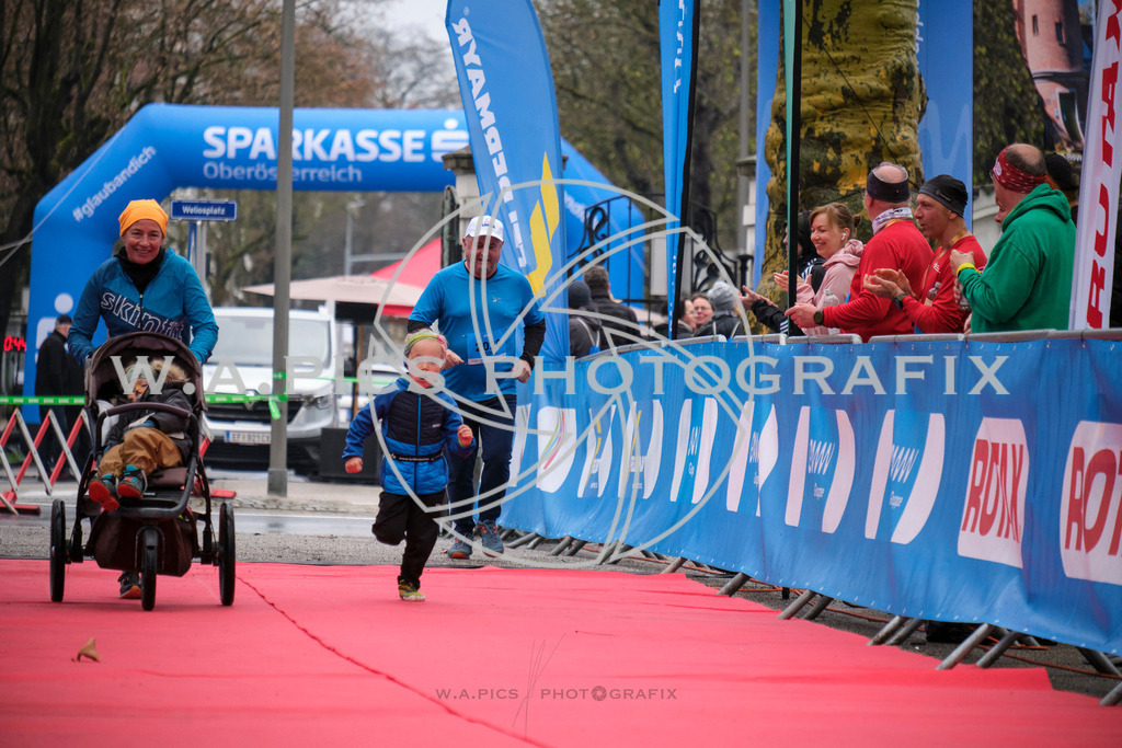 ..... | AUSTRIA, Wels, 30.03.25, ALOHA Wels Halbmarathon, Image Shows: , Foto: Wapics/RING M.