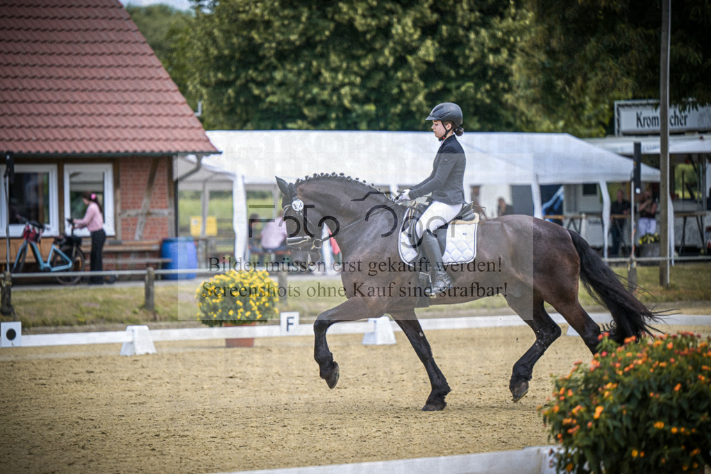 DOS_1732 | Entdecke hochwertige Reitturnierfotos von Foto Oger. Professionell, emotional und authentisch – jetzt Lieblingsmomente im Shop bestellen.Deutschlandweite Turnierfotografie. - Realisiert mit Pictrs.com