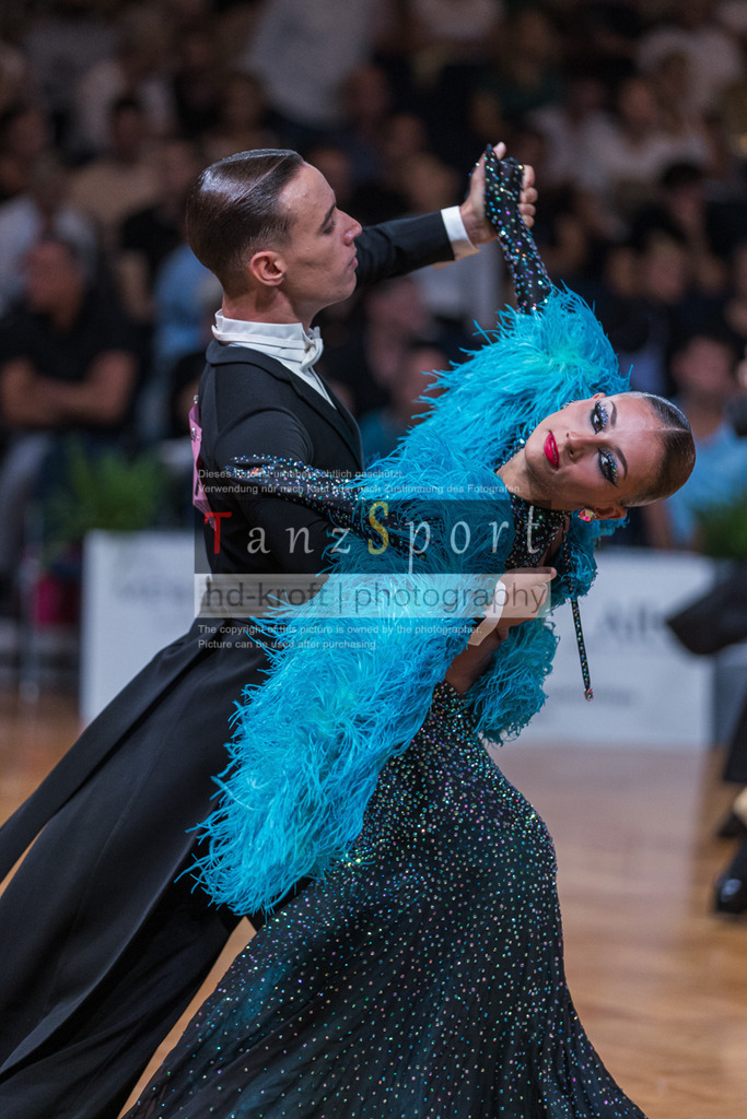 20250819_WDSF-Open-Std-Youth_1093 | Tanzsportbilder, Standardtanz, Lateintanz, WDSF, DTV, LTVB, dancecomp, goc, hessen tanzt, blaues band der spree, walzer, tango, wiener walzer, slowfox, quickstepp, samba, rumba, cha-cha-cha, paso doble. jive, hd-kroft photography, turniertanzsport