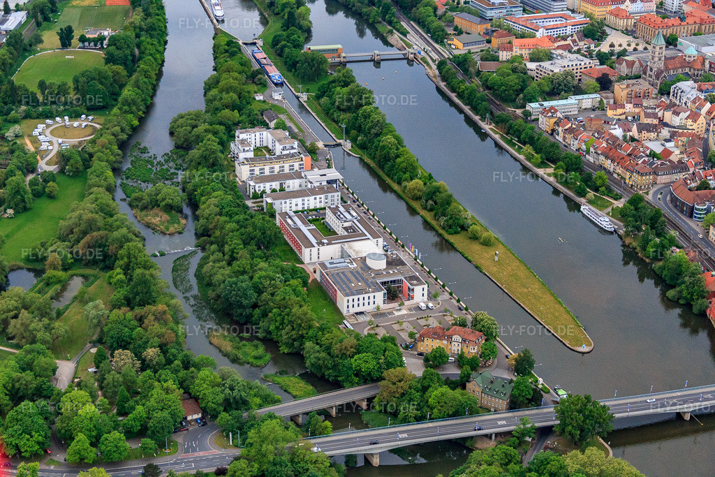 Luftbild: Maininsel mit Mercure Hotel Schweinfurt Maininsel in Schweinfurt im Bundesland Bayern in Deutschland. – Foto: IMG_079047.jpg vom 14.05.2015 durch Werner Riehm/FLY-FOTO.de – Auflösung des Originals: 5472 x 3648 px – ALL.ACCOR.COM/LIEN_EXTERNE.SVLT