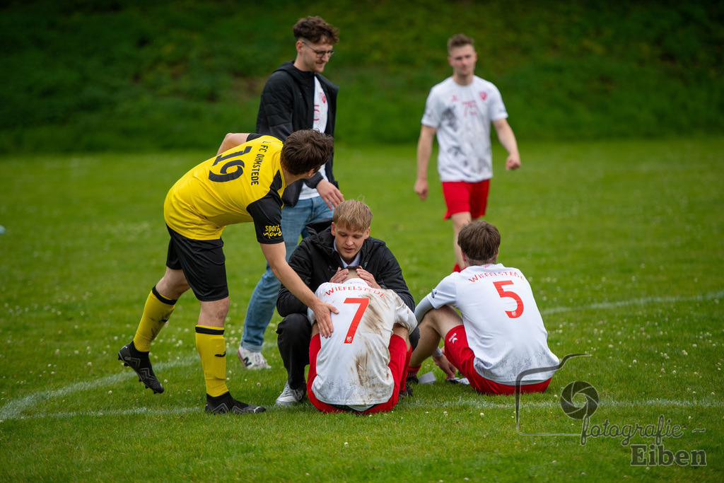 1. FC Ohmstede-SVE Wiefelstede | Herren Kreispokalfinale Jade-Weser-Hunte; 1.FC Ohmestede (gelb) - SVE Wiefelstede (weiß) am 16.06.2024; in Obenstrohe (Plaggenkrugstraße), Photo: Philip Eiben 2024 - Realisiert mit Pictrs.com