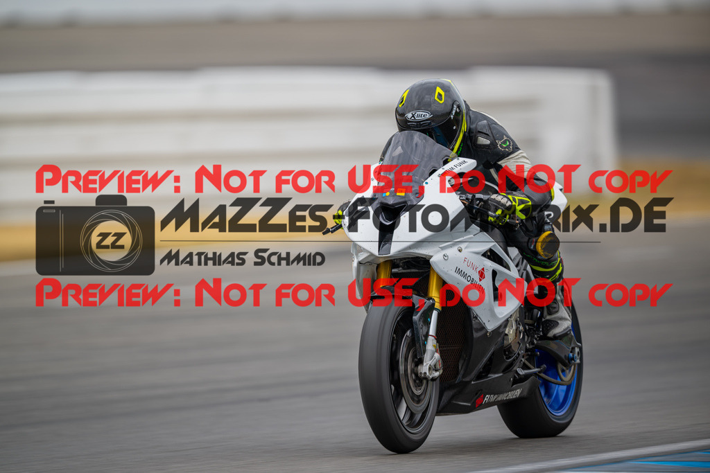 MaZZes-Fotomatrix-20260809-573777 | R1