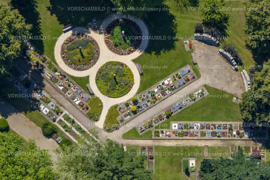Sprockhoevel230708613 | Luftbild, Evang. Friedhof mit Urnengräbern, Niedersprockhövel, Sprockhövel, Ruhrgebiet, Nordrhein-Westfalen, Deutschland