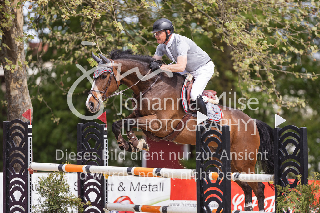 260502_Spenge_9_Youngster-M2-914 | Deine schönsten Turniermomente als professionelle Fotos! Entdecke hochwertige Pferdesport-Fotografie im Online-Shop. Jetzt Fotos finden & bestellen!