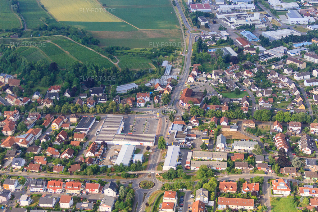 Luftbild: Netto Marken-Discount und Höfler Metallbau GmbH in Heitersheim im Bundesland Baden-Württemberg in Deutschland.Foto: IMG_68253.jpg vom 19.06.2014 durch Werner Riehm/FLY-FOTO.deWWW.NETTO-ONLINE.DEHöfler