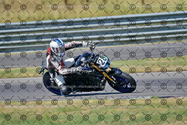 26bt04-0914 | markuskiefer.com - Realisiert mit Pictrs.com